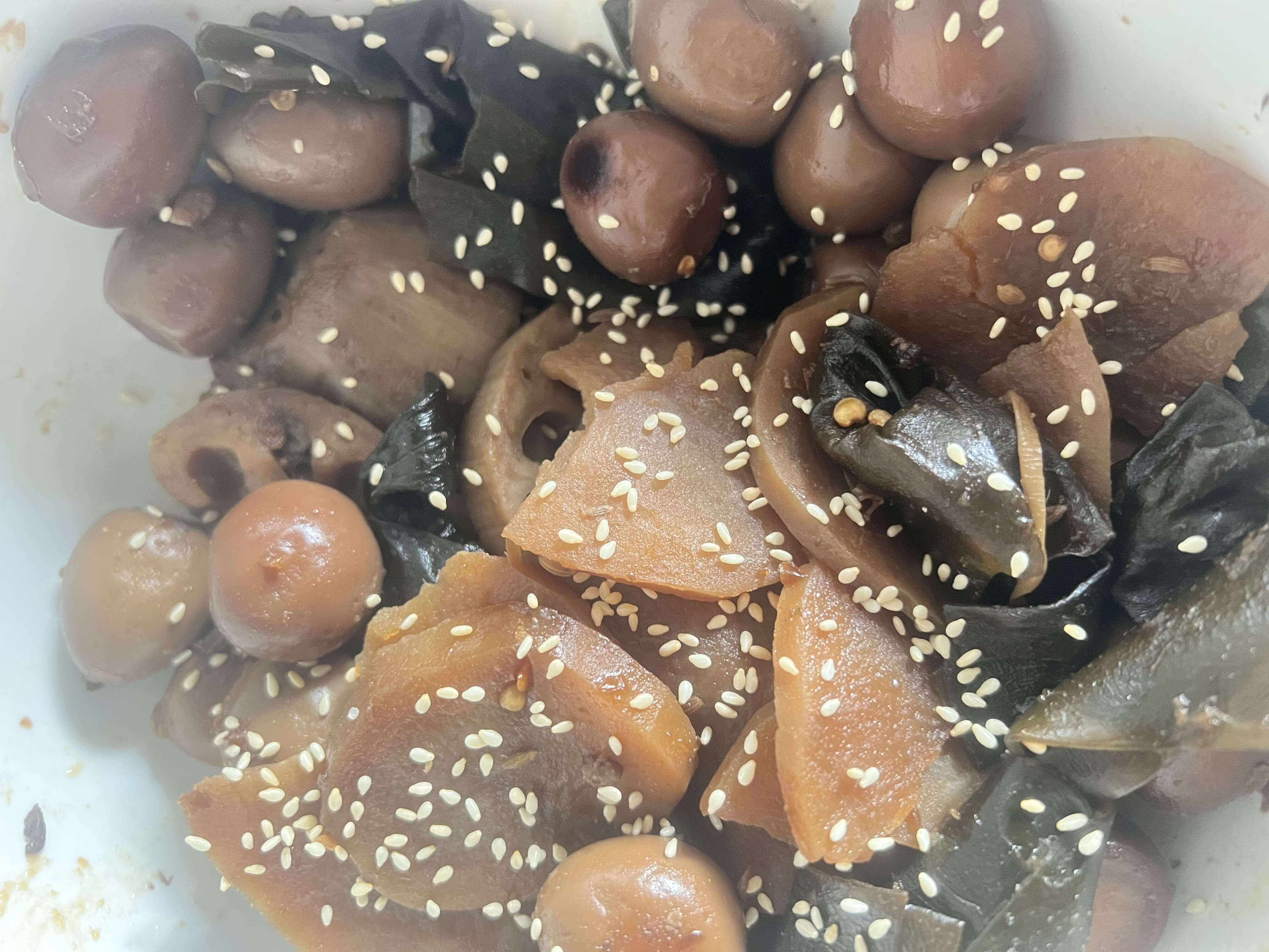 Vegetables topped with sesame