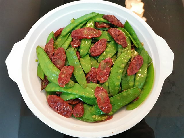 Snow peas with Chinese sausage